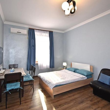 Apartment Near Sasundci Davit Metro Station Yerevan Exterior foto
