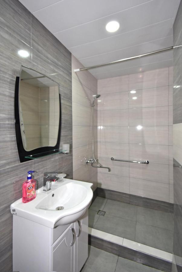 Apartment Near Sasundci Davit Metro Station Yerevan Exterior foto