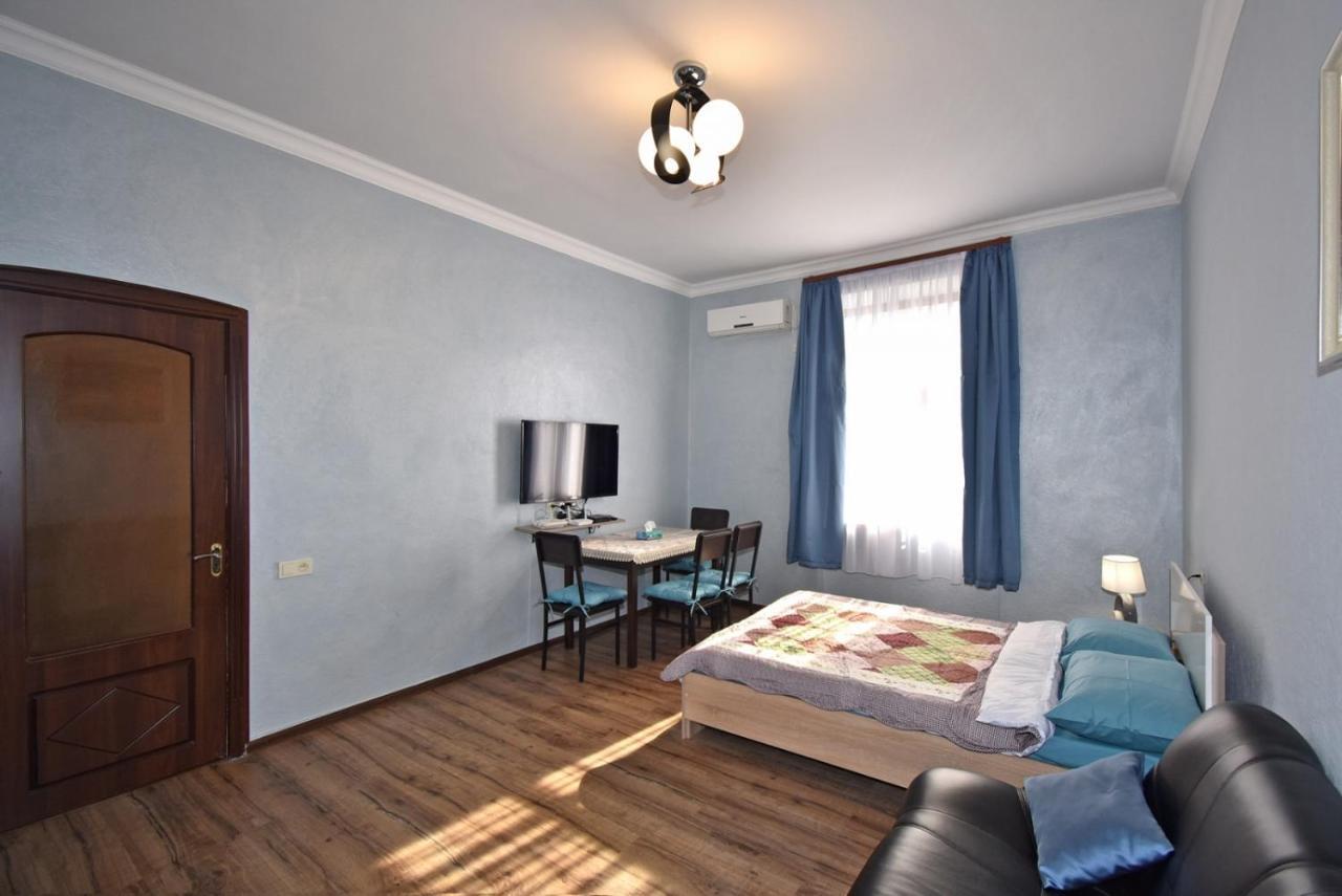 Apartment Near Sasundci Davit Metro Station Yerevan Exterior foto